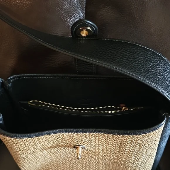 Coach Hadley Straw-Tone Black Pebble Leather Crossbody with Matching Wallet - Picture 4 of 4